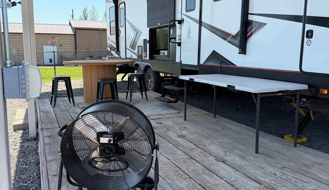 Lake Fork Trophy Bass Stay - Toy Hauler RV - 2 Bedroom's