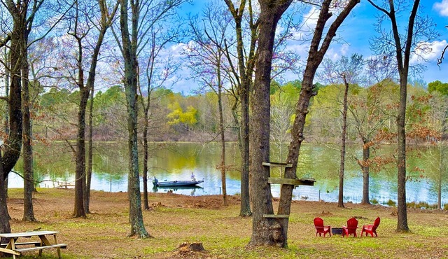 Lake Fork Waterfront Cabin-Onsite Boat Ramp Boat Dock Fishing Fire pit