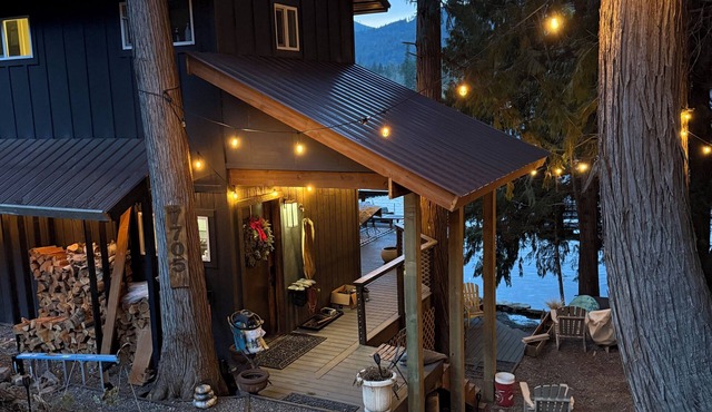 Lake Front Adorable Cabin Retreat With Yurt Tent on Twin Lakes ID