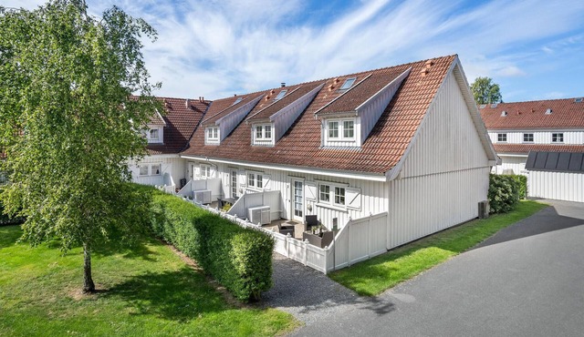 Lake front apartment in Nykøbing Sj