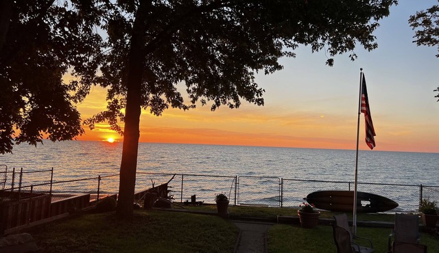Lake Front Beach House On Lake Huron - Private Beach