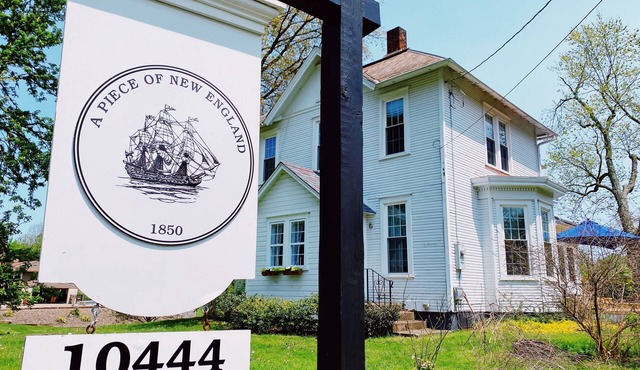 LAKE FRONT beautiful 18th century restored home, modern amenities PRIME LOCATION