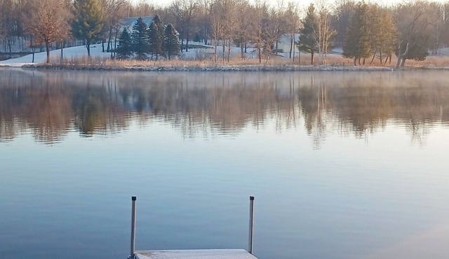 Lake front beauty sleeps 8, with pontoon rental available.