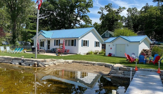 Lake Front Blue Turtle Cottage on Patterson Chain of 7 Lakes 3BR, 1.5BA