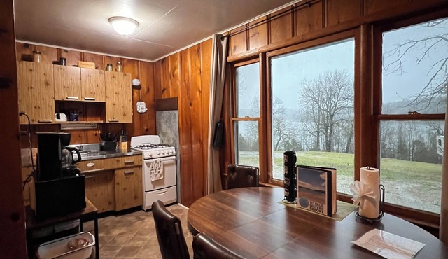 Lake front Cabin Blue Waters Resort Cab 6