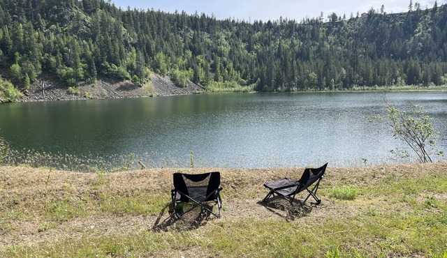 Lake front Cabin on beautiful private 60-acre property and 80-acre Lake.