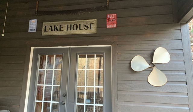 Lake Front Cabin in Private Cove with Covered Dock
