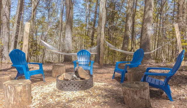 Lake Front Cabin - Very Secluded.Serenity lives here!