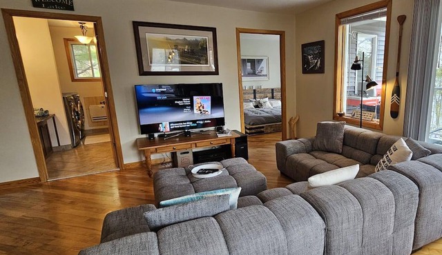 Lake Front Chalet - Lac Bowker