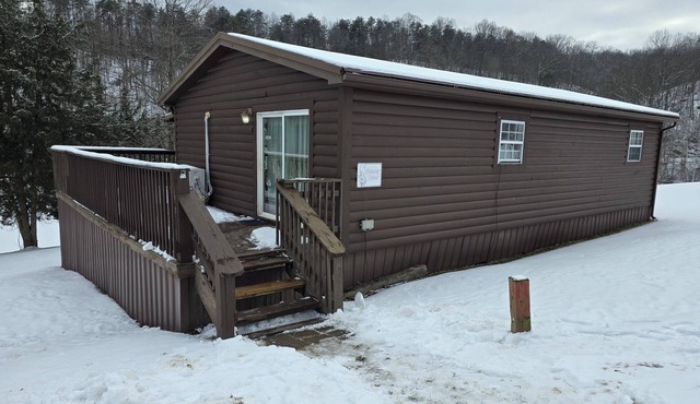 Lake front, Charming 2-bedroom cabin at Statts Mills Campground