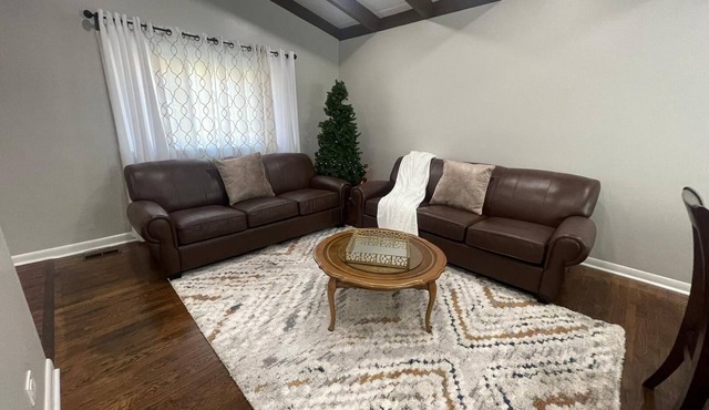 Lake Front, cheerful, Cozy, Modern Home