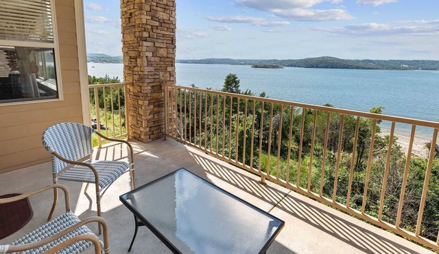 Lake Front Condo! Pet-Friendly, Adjacent Marina, Incredible Views -C-5