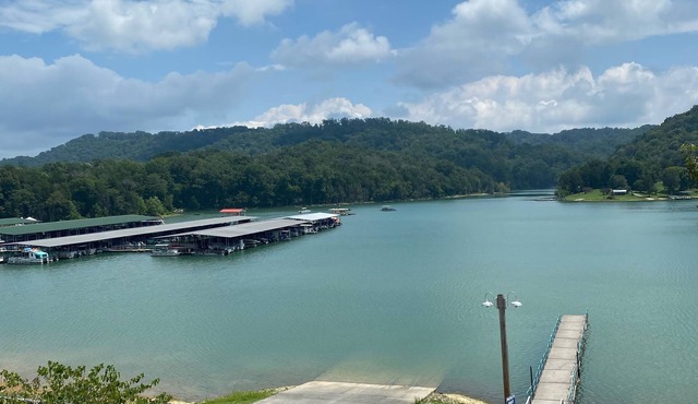Lake Front Condo @ Waterside Marina. Seasonal Pool, Hot Tub, Club house discount