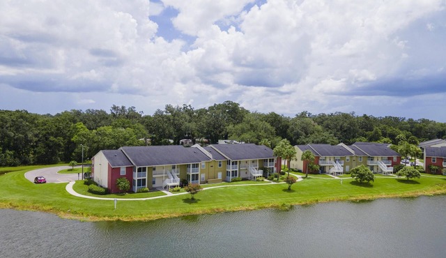 Lake Front - Corner Unit - 2 Bedroom 2 Bath