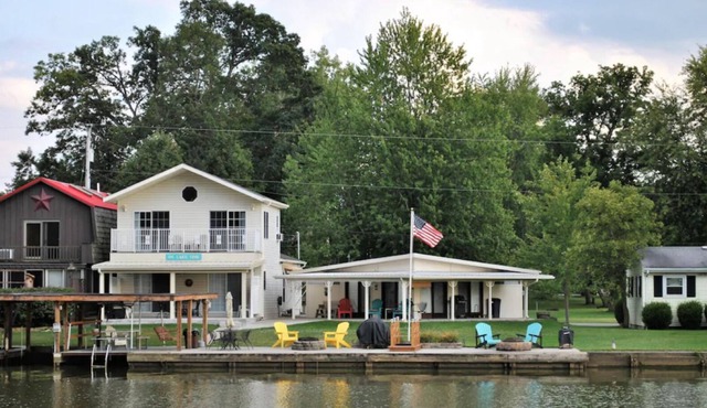 Lake front cottage