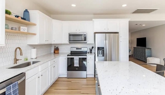 Lake Front Cottage | Family Friendly | Spacious