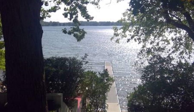 LAKE FRONT COTTAGE ON IYOPAWA ISLAND GOLF COURSE