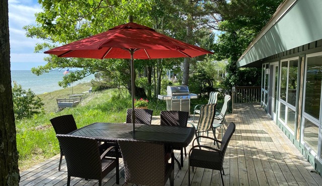 Lake Front Cottage Retreat