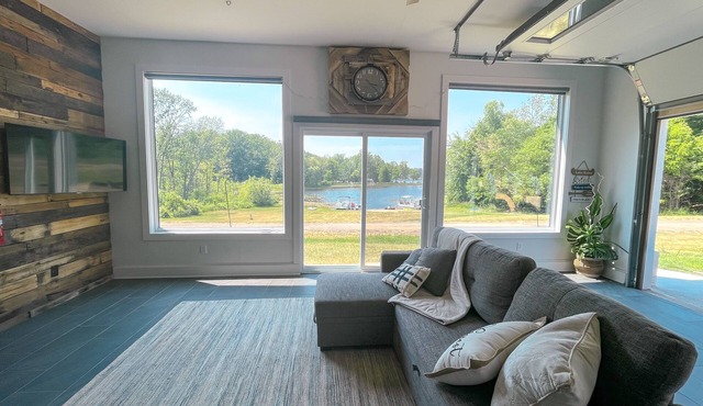 Lake Front Cottage