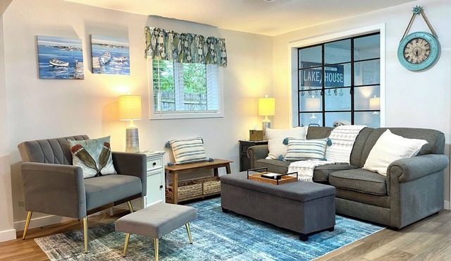 Lake Front Cottage | Kayaks | Game Table Fun
