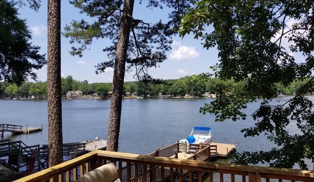 Lake front cottage with dock