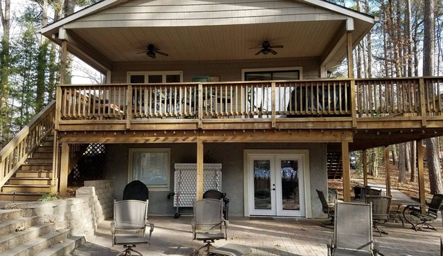 Lake Front Cozy cottage