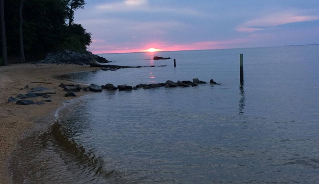 Lake Front/Dock, HotTub, Woods, Kayaks/SUP, 3 Beaches, Fossils, Theater Room