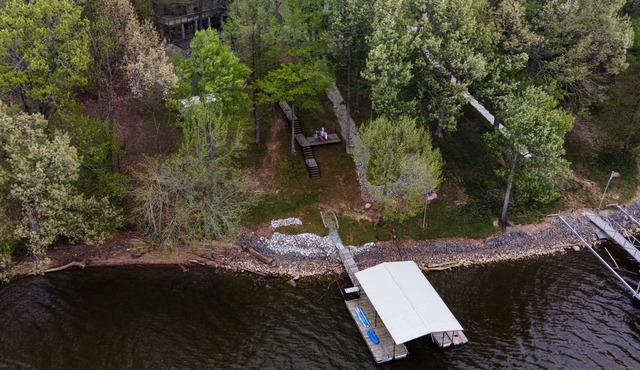 Lake Front ~ Family Friendly ~ Private Dock with Amazing Views ~ Modern Upgrades