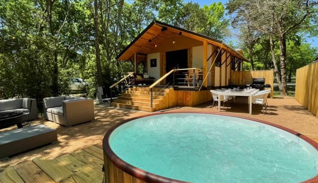 Lake front glamping cabin. Bathroom inside.