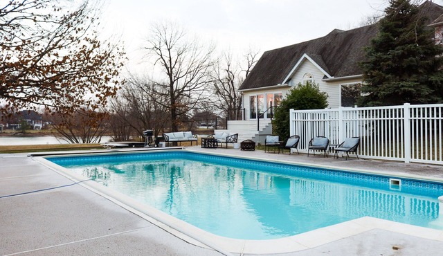 Lake Front, Heated Pool Year-Round