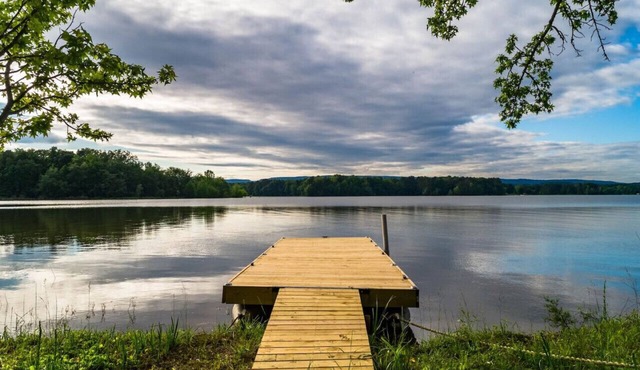 Lake Front Home at Chester Frost Park ~ w/Kayaks