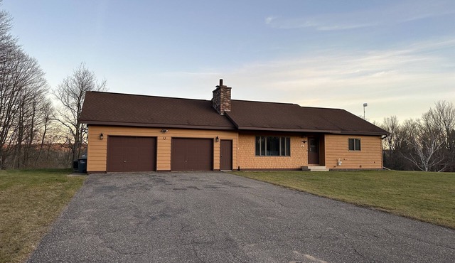 Lake Front Home close to Ski Brule and snowmobile trails.