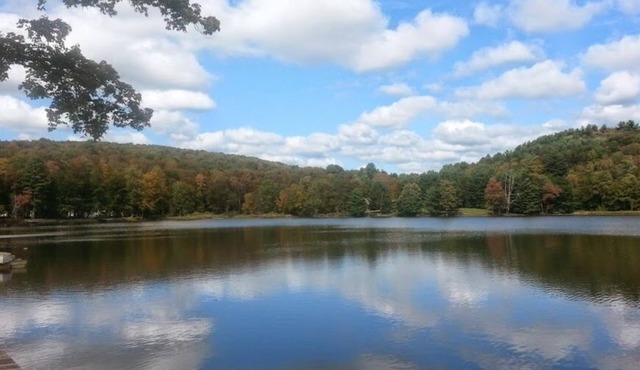 Lake front home in Hancock