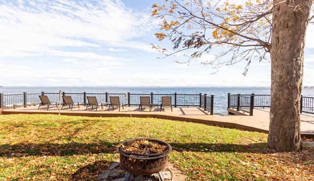 Lake Front Home in Plattsburgh - 4BR Sleeps 11!