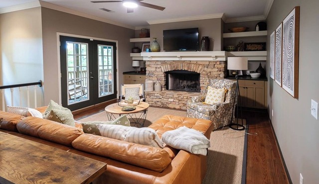 Lake Front Home near Mountains "Hartwell Haven"