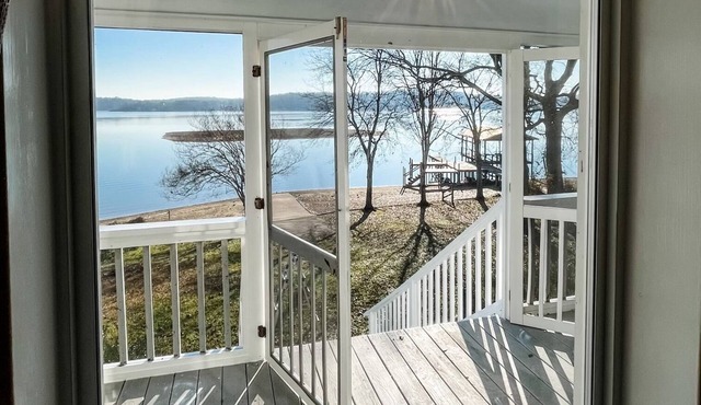 LAKE FRONT HOME! Sleeps 12. Bonus room with bunks, ping pong and playstation.
