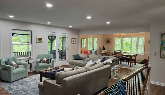 Lake front home for the whole family sleeps12