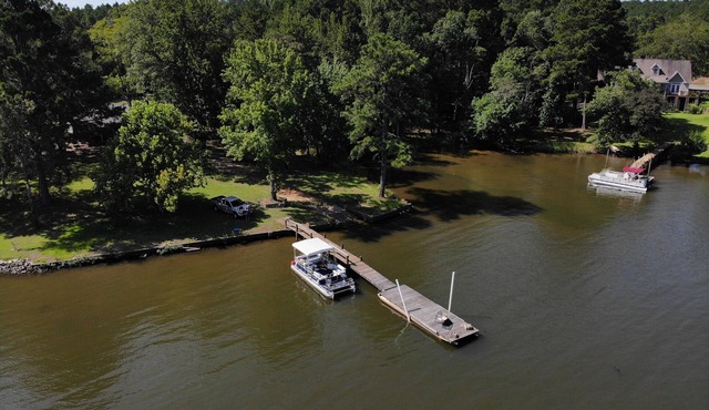 Lake front home with floating dock and boat launch on Lake Wateree, SC