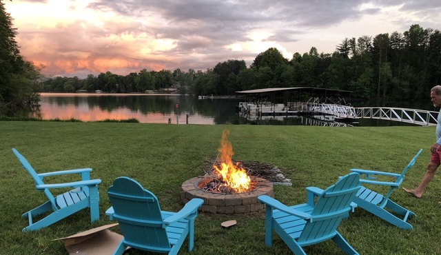 Lake Front Home with Stunning lake and mountain views