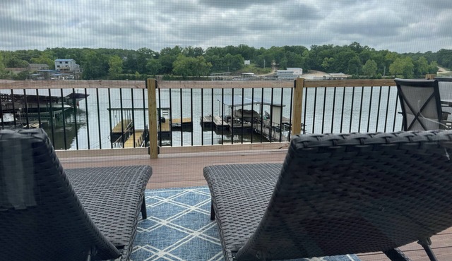 Lake Front Hot Tub Retreat