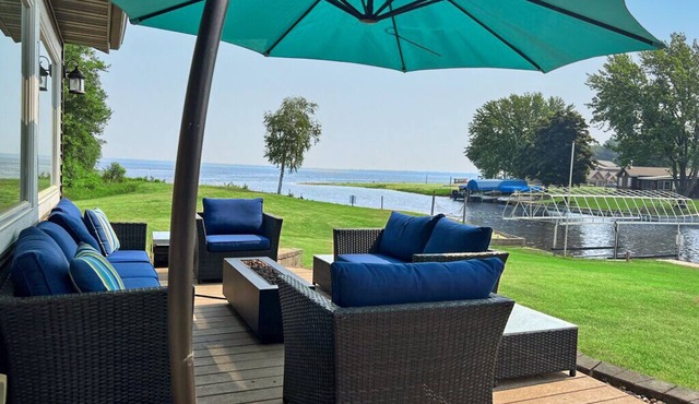 Lake Front House Directly On Castle Rock Lake - Dock, Beach & Near WI Dells
