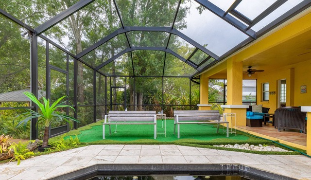 Lake Front-Jacuzzi-Mini Golf-Exclusive