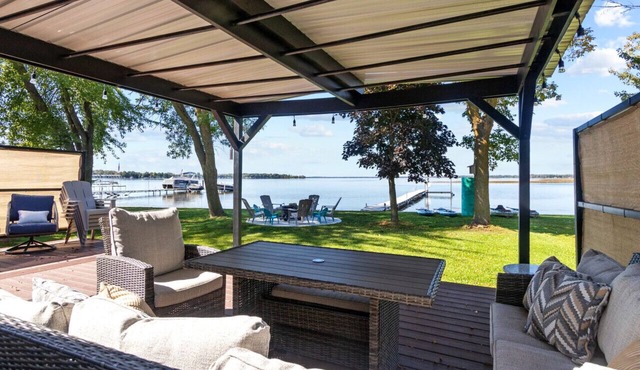 LAKE FRONT! Kayaks&Paddleboards