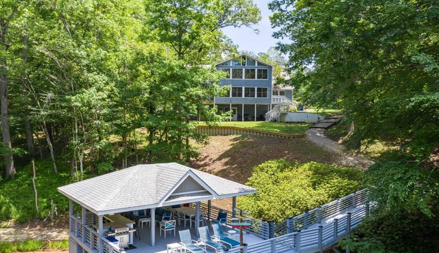 Lake front Lake Harding home 30 min from Auburn & Columbus, 1.5 hrs from ATL