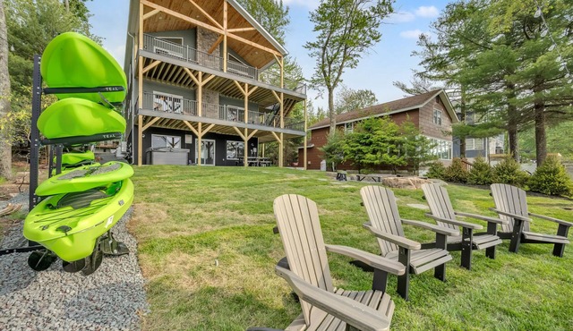 "Lake Front Livin" Beautiful Lake Front View, Private Beach, Dock, Firepit, Game Room, Kayak/Canoe