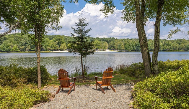 Lake Front Lodge Hot tub fire pit Kayak