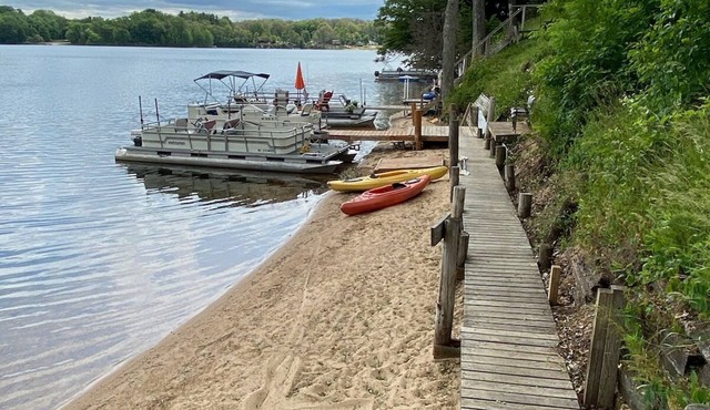 Lake-front lodging- Fisherman's Cove at the Blue Heron Retreat