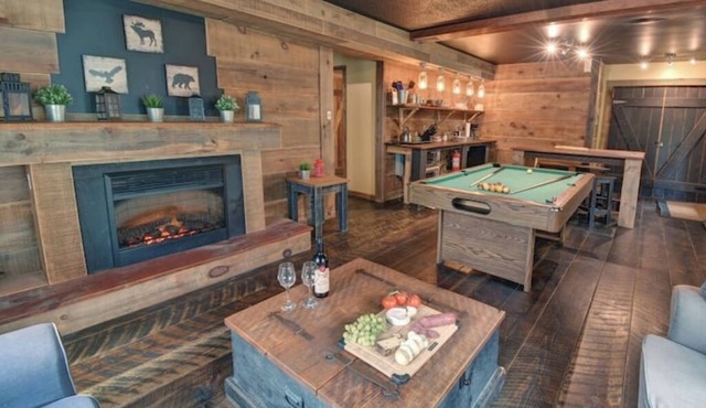 Lake Front Loft 4 | Private Lake, Hot Tub & Pool Table Retreat (Sleeps 4)