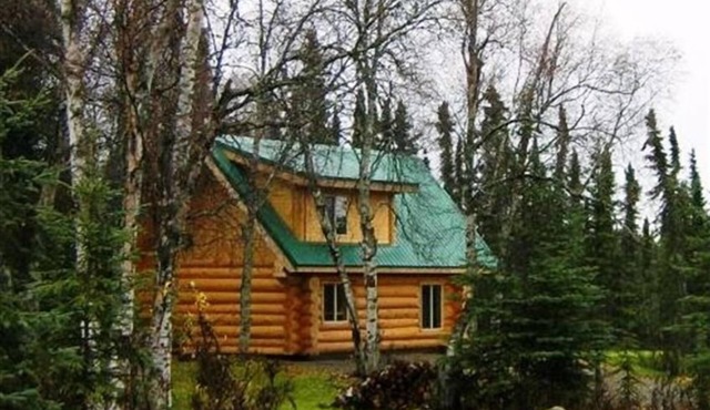 LAKE FRONT LOG CABIN! CLOSE TO KENAI RIVER!