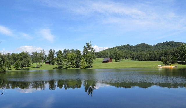 Lake Front Log Home with Private Hot Tub